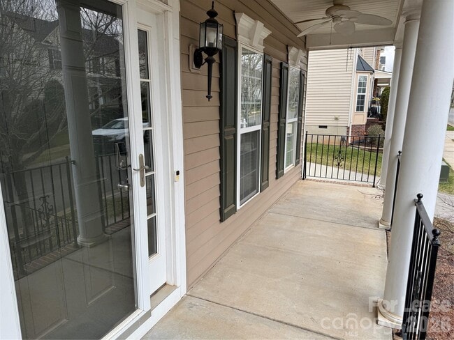 Building Photo - 15622 Troubadour Ln