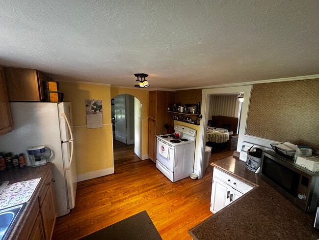 Building Photo - 16 Cove Ct