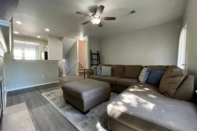 Foto del edificio - MOVE IN SPECIAL: 50% OFF FIRST MONTHS RENT...