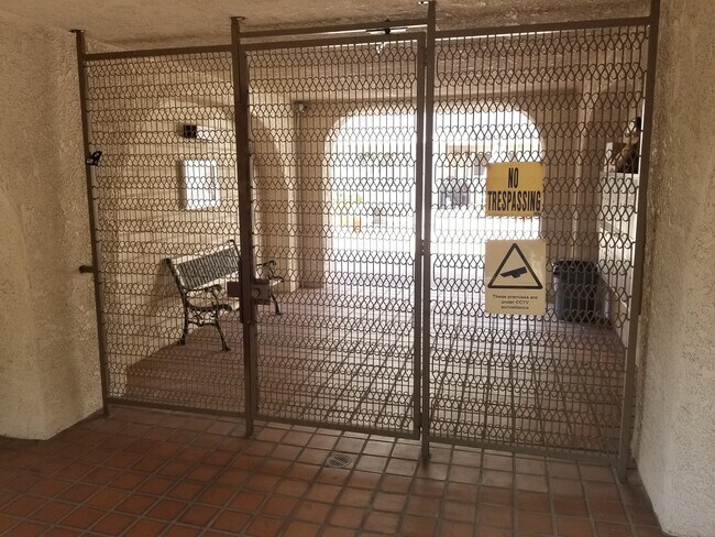 Foto del edificio - 5003 Tilden Ave