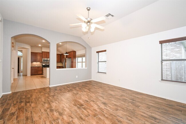 Foto del edificio - 19734 Amber Village Ln