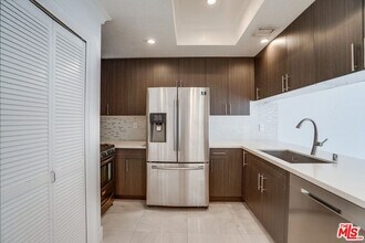 Building Photo - 1034 S Shenandoah St