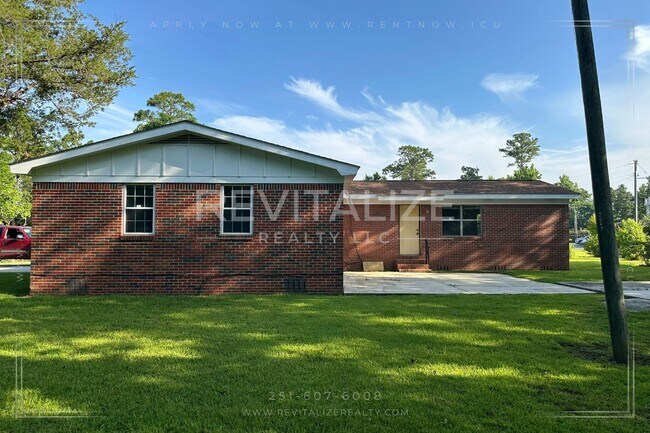 Foto del edificio - **Coming Soon** 3 Bedroom/2 Bathroom House...