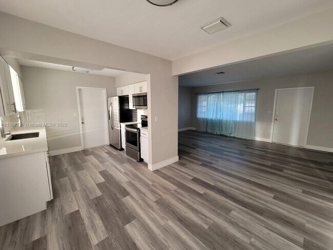 Foto del edificio - 430 SW 78th Pl