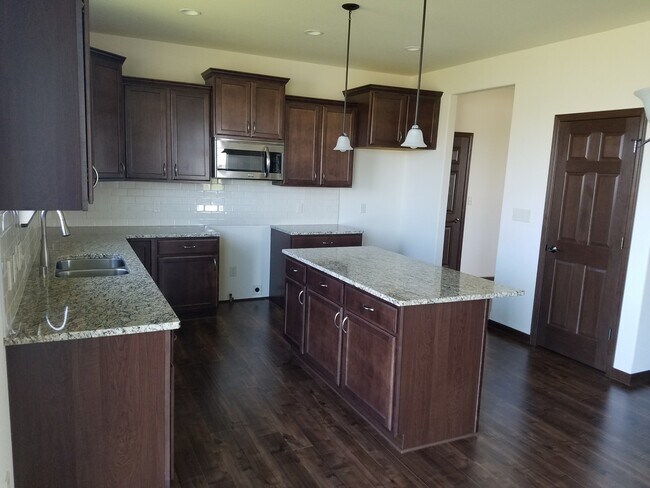 Foto del edificio - Beautiful home is Oconomowoc