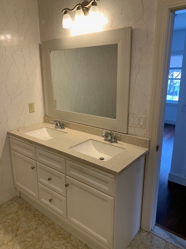 Double Vanity - 33 Fuller Rd