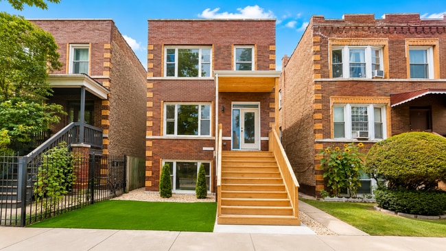 Building Photo - 3136 N Ridgeway Ave