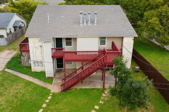 Foto del edificio - 823 Taulbee Ln