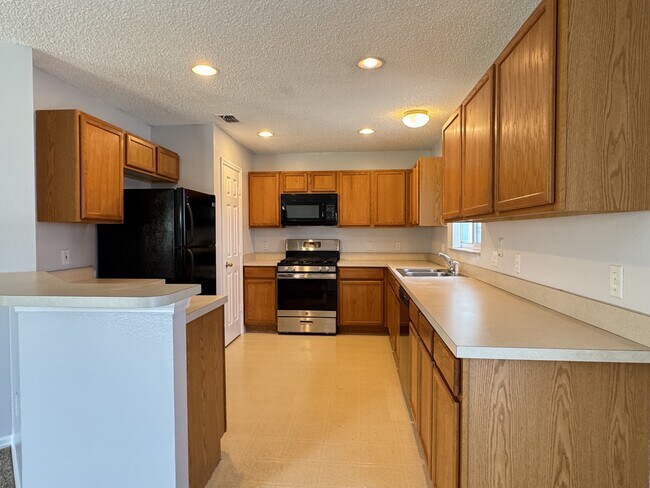 Building Photo - 510 Rena Dr