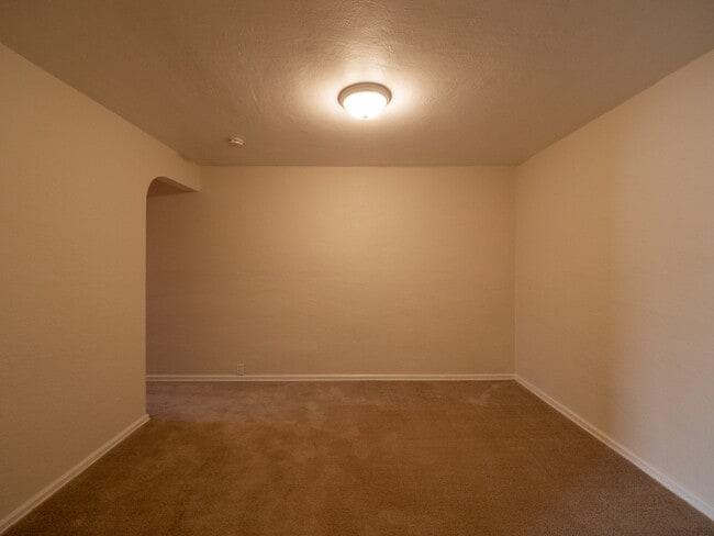 Building Photo - Brentwood Manor