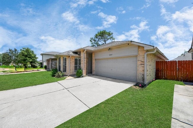 Building Photo - 12407 Meadow Ridge Dr
