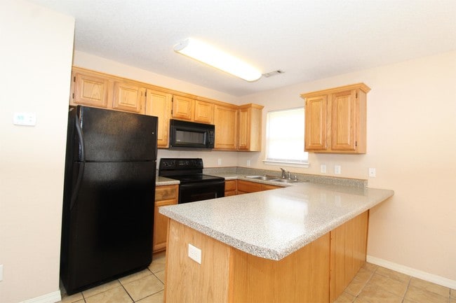 Building Photo - 2600 Bowman Dr