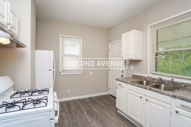 Foto del edificio - 812 Sutcliffe Ave