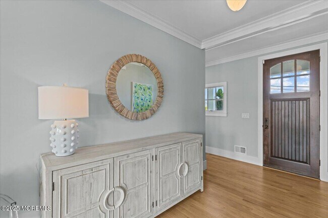 Building Photo - 1730 Rue Mirador