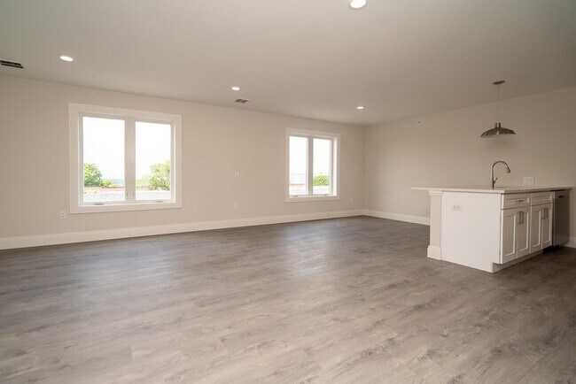 Building Photo - 1209 26th St