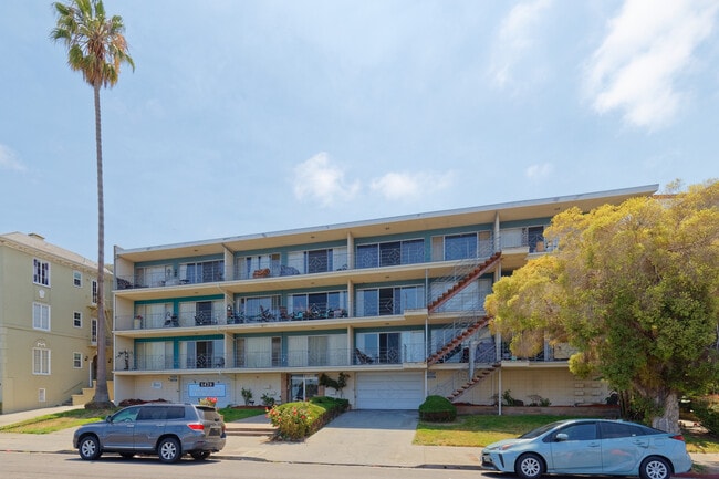 Building Photo - Lakeshore Gardens