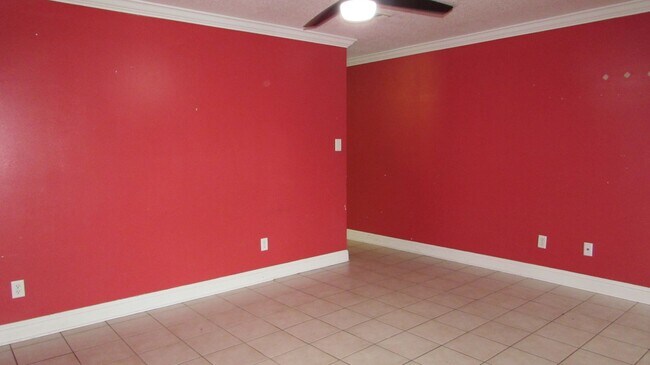 Foto del edificio - 3 BEDROOM DUPLEX
