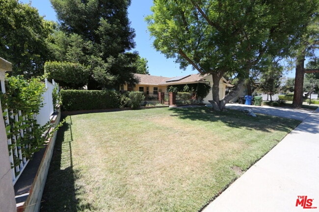 Foto del edificio - 7309 Asman Ave