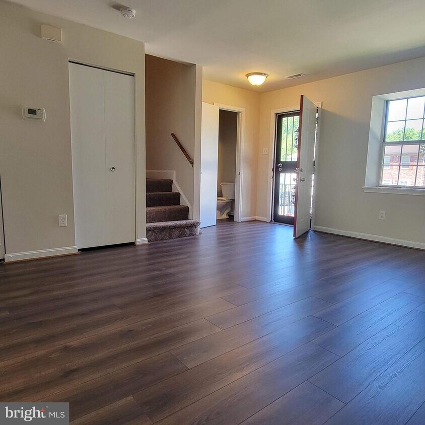 Primary Photo - 1218 Adeline Way