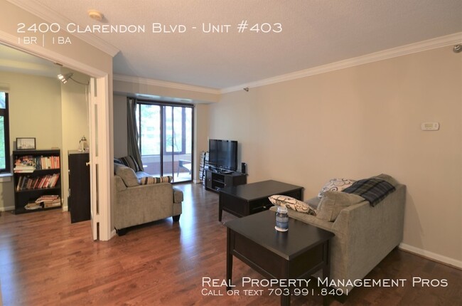 Foto del edificio - Clarendon Condo with Den! Great Location!