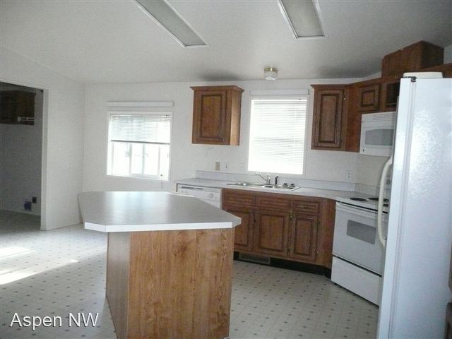 Primary Photo - 2 br, 2 bath House - 15805 14th Ave. NW