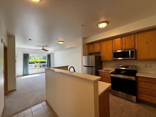 Foto del edificio - Large 1 Bed 1 Bath in Darby Estates!  Move...