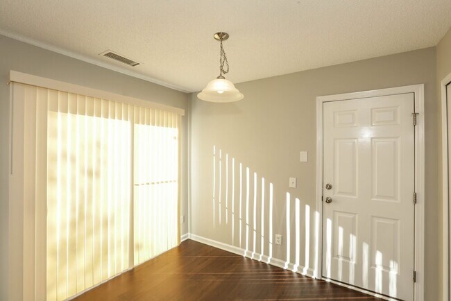 Building Photo - 8411 Forwood Ct