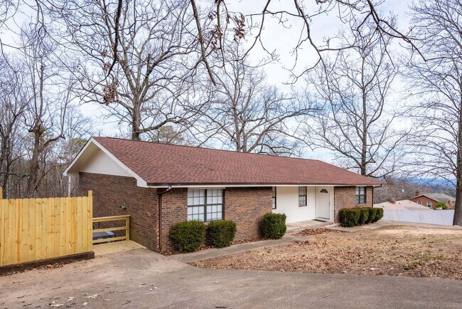 Building Photo - 340 Alpine Dr