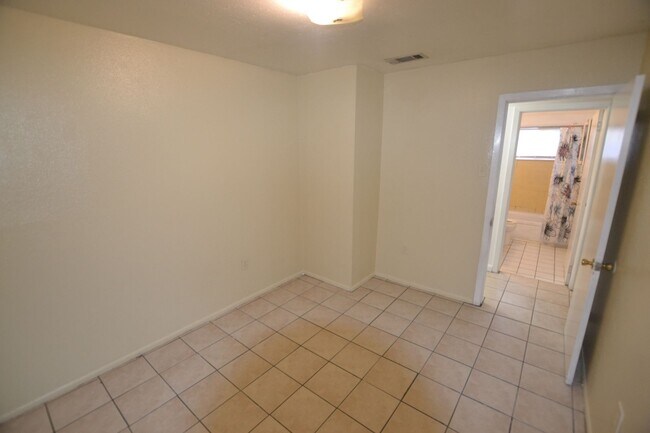 Building Photo - Housing Vouchers Accepted!!!  Location!  N...