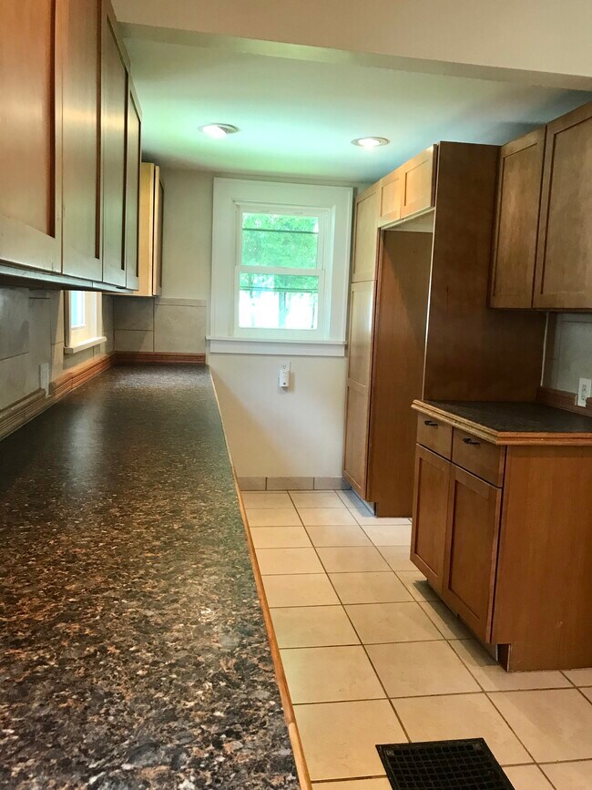 120 E Friend St, Columbiana, OH 44408 House Rental in Columbiana, OH