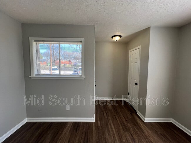 Building Photo - 1795 Tampa Cove