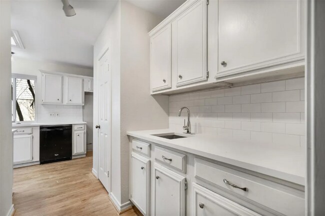 Foto del edificio - 3932 Windflower Ln