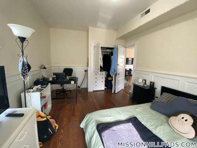 Foto del edificio - 18 Lawn St