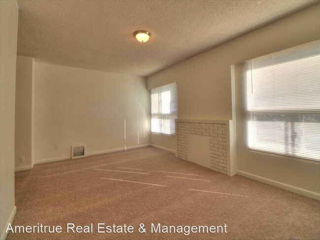 Building Photo - 3 br, 1.5 bath House - 4405 S 2700 E