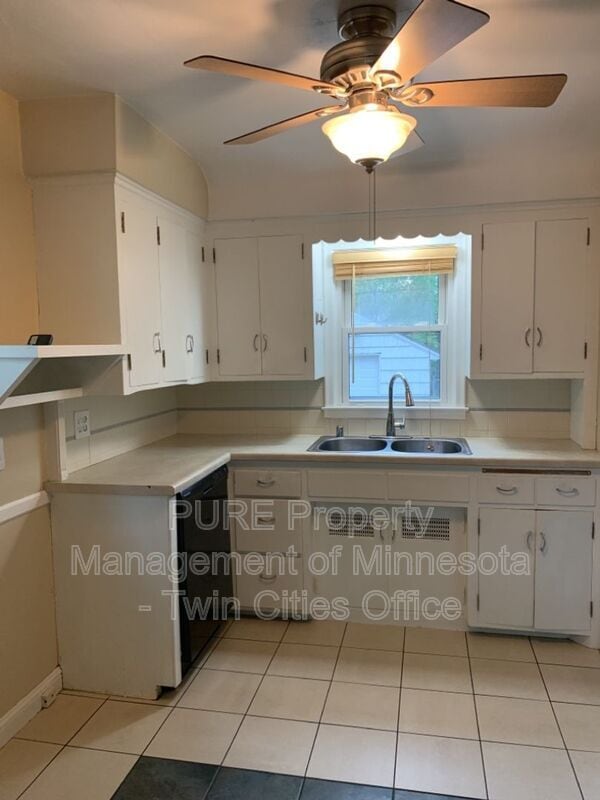 Foto del edificio - 3230 Texas Ave S
