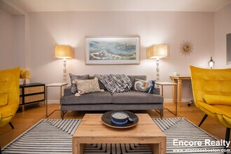 Building Photo - 16 Miner St