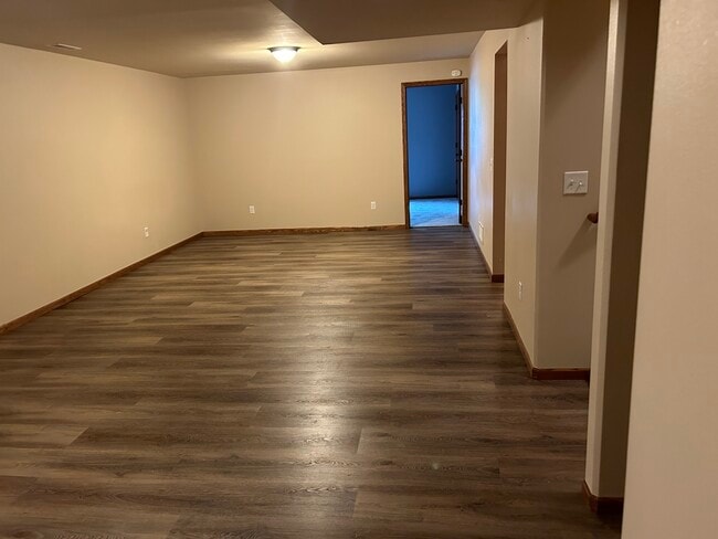 Building Photo - 404 Duchess Dr