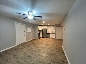 Building Photo - 2810 Beauchamp St