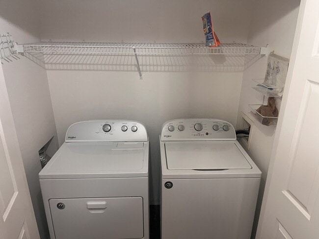 Laundry - 10550 Baymeadows Rd