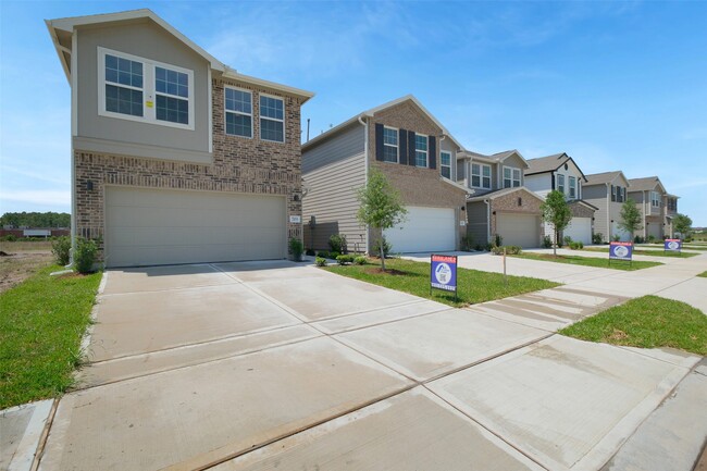 Building Photo - 703 Majestic Eagle Ct