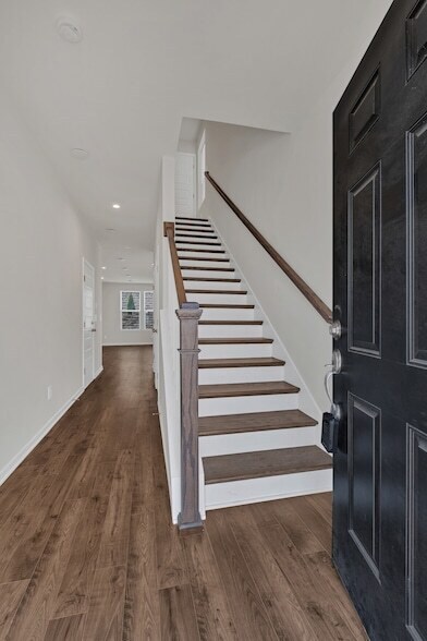 Building Photo - 5084 Dayflower Dr