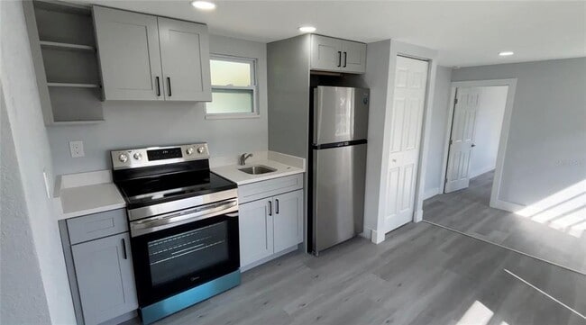 Building Photo - 2105 N Allendale Ave