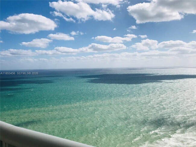 Building Photo - 16001 Collins Ave