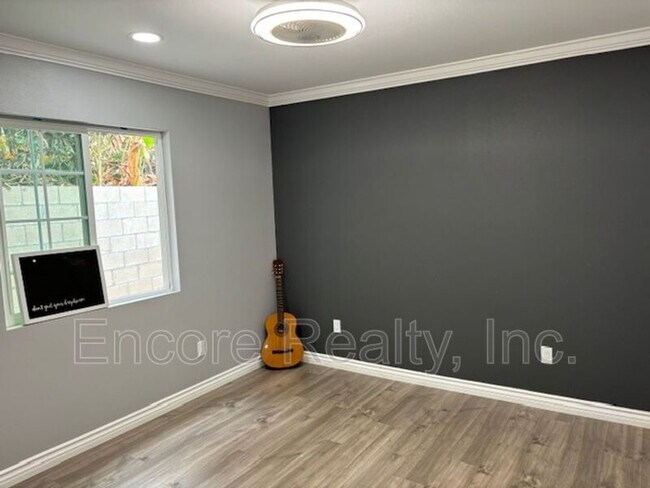 Building Photo - 5505 Blueridge St
