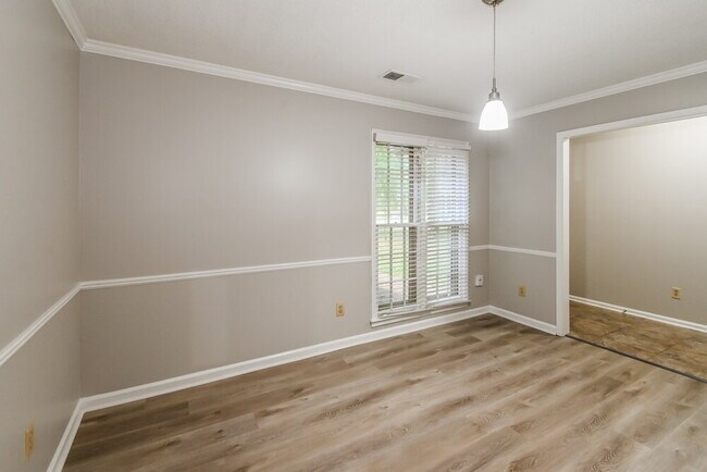 Foto del edificio - 4030 Birch Glen Dr