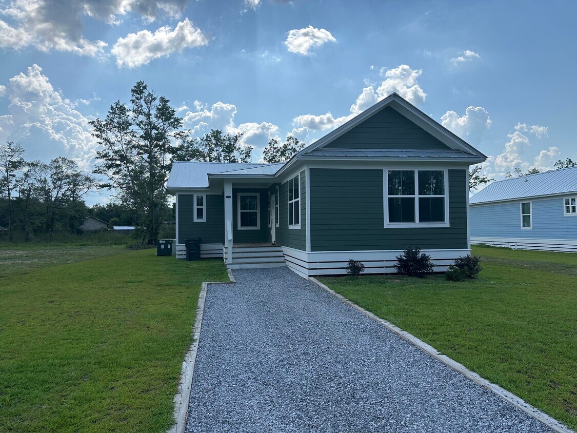 Foto principal - 534 N Raphael Rd