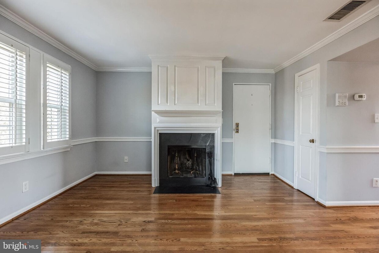513 Bashford Ln Unit 6, Alexandria, VA 22314 Room for Rent in