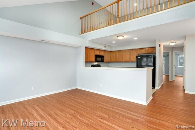 Building Photo - 1093 Foxboro