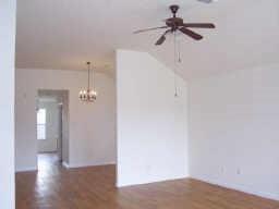 Foto del edificio - 16930 Midnight Sun Ln