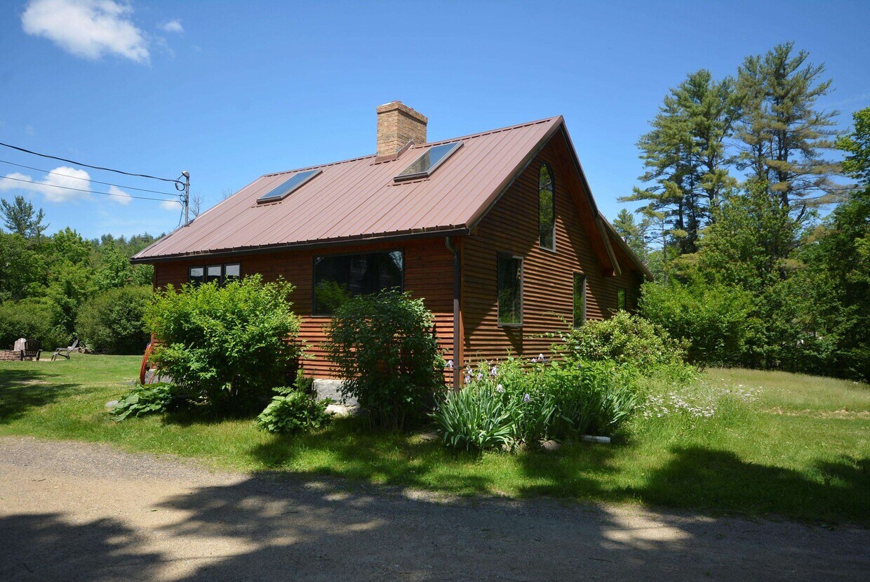 255 Peverly Rd, Northfield, NH 03276 House Rental in Northfield, NH